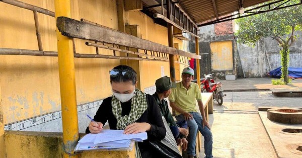 Nhóm chuyên gia lấy ý kiến quản lý tại Đình Trường Thọ, thành phố Thủ Đức